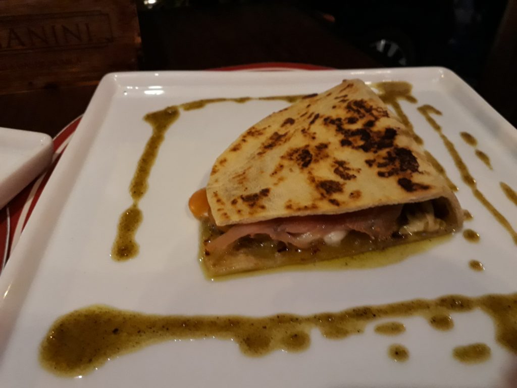 Rotas Comunicação - GASTRONOMIA  – Restaurante italiano serve piadina com recheios tradicionais em Santa Catarina