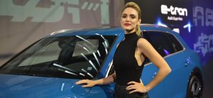 Marcas de luxo usam celebridades para vender carrões; será que funciona?