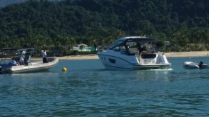 Prefeitura de Caraguatatuba e Marinha fiscalizam lanchas no fim de semana