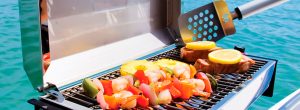 Dicas para cozinhar no barco com rapidez e praticidade