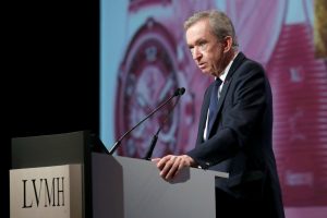 Terceiro maior bilionário do mundo perde US$ 6 bi em semana difícil para a moda de luxo