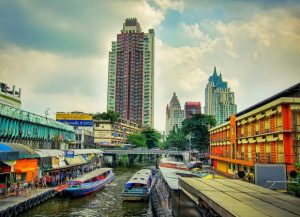 Bangkok, a Veneza do Leste da Tailândia, planeja instalar 200 balsas em quatro anos