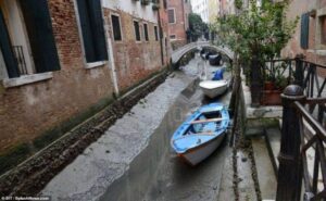Veneza secam devido à falta de chuvas e maré baixa