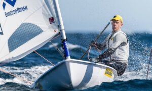 Vitória em regata e top 3 na classificação geral marcam o dia de Robert Scheidt em Portugal