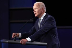 Biden deve anunciar aumento de impostos sobre ganhos de capital para 43,4%, quase o dobro do valor atual