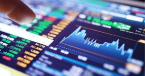 Ibovespa acentua queda com exterior e investidores de olho em acordo para sancionar Orçamento; dólar recua