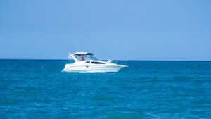 Aluguel de barcos, iates e lanchas: o que precisa para passear em segurança