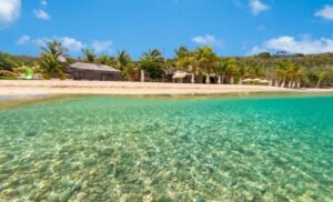 No Caribe, Anguilla retoma o turismo e aposta em villas para famílias