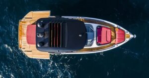 Novo concurso para barco diurno de luxo para Crunchy