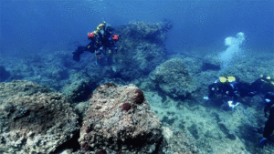 Mergulhadores amadores encontram tesouro romano no fundo do mar