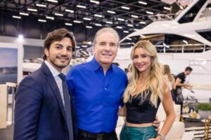 Mariana Rios, Roberto Justus, Ana Paula Siebert e Ricardo Almeida visitam iates de luxo de mais de R$ 13,9 milhões