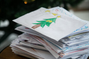 Rotas Comunicação - SOLIDARIEDADE – Papai Noel da Marina Itajaí: veja como adotar uma cartinha