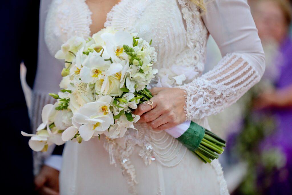 Rotas Comunicação - MODA – Casamento na praia: sutileza e minimalismo destacam vestido de Valeriah Lopez