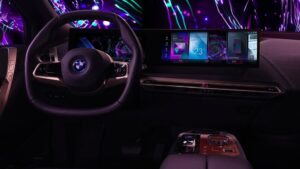 BMW apresenta carro que muda de cor