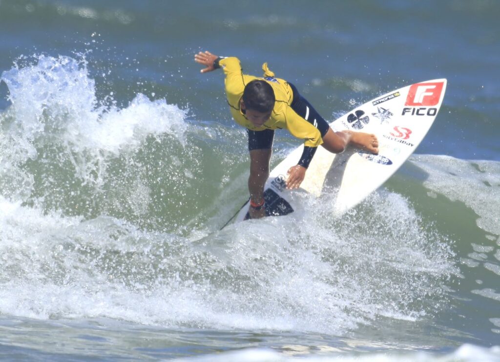 Rotas Comunicação - ESPORTES – Praia Brava será palco para campeonato de surfe no final de semana