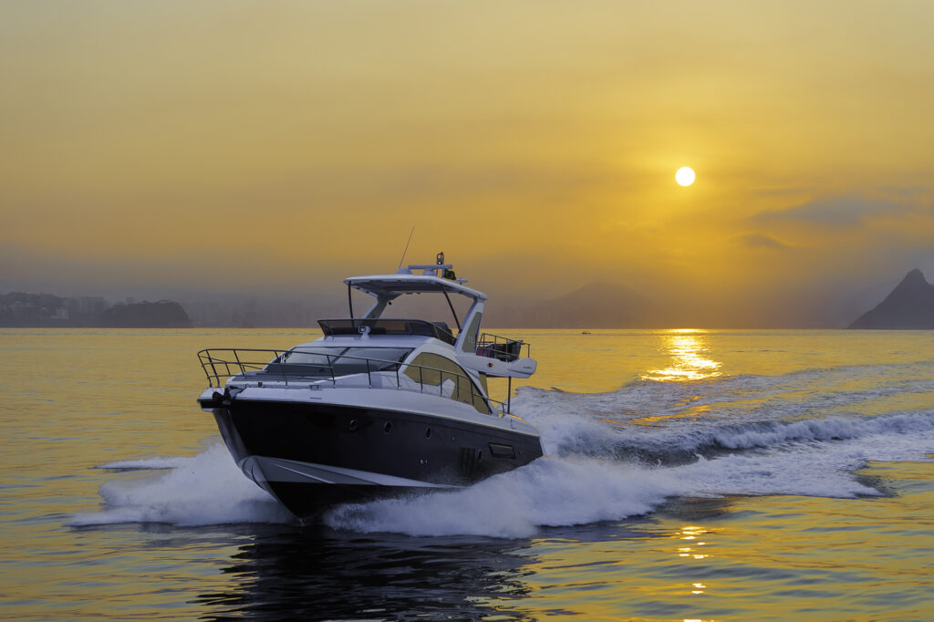 Rotas Comunicação - DECORAÇÃO – AZIMUT 56 PÉS: CONFORTO RESIDENCIAL E IMPONÊNCIA “AL MARE”