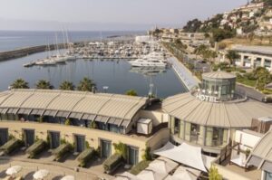 As marinas de San Lorenzo e Aregai nas mostras de barcos de Cannes e Gênova