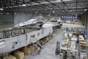 Com faturamento de meio bilhão de reais, fábrica da Azimut Yachts no Brasil bate recorde histórico em 2023
