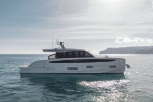 Azimut anuncia iate híbrido que reduz emissão de carbono


