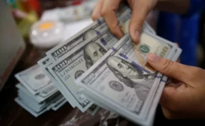 Dólar hoje cai a R$ 5,41 em dia de agenda doméstica movimentada e pouca oscilação