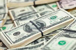 Dólar à vista fecha em baixa de 0,13%, a R$5,4471