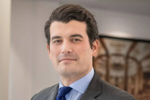 Executivo de 38 anos é o mais cotado para gerenciar fortuna do império da Chanel; conheça