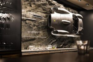 Ferrari Testarossa Vira Escultura de R$ 545 Mil para Ser Pendurada na Parede

